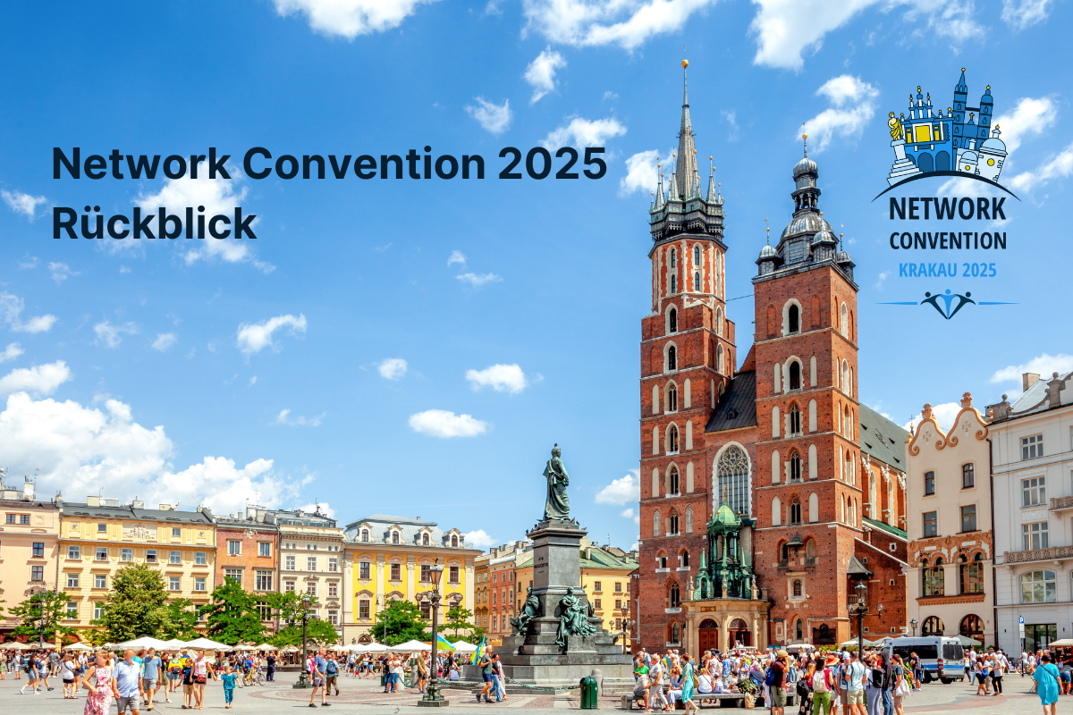 Marktplatz Krakau mit Beitragstitel und Veranstaltungslogo